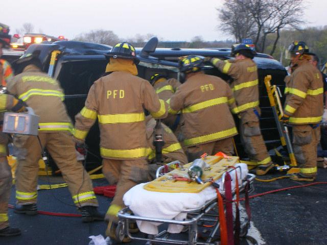 4/22/08 - Motor Vehicle Accident / Extrication 